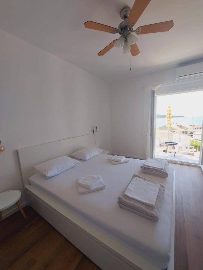 Vinko Rooms Primošten Extérieur photo