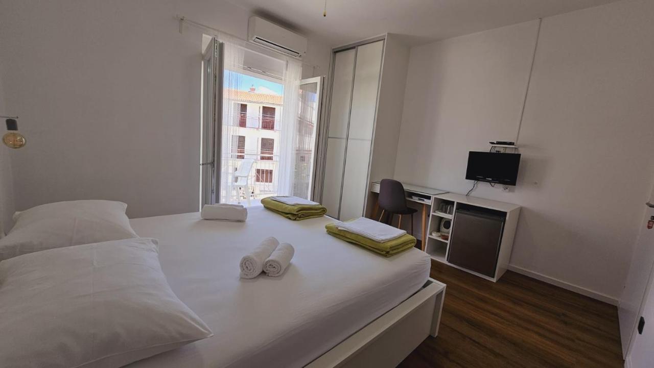 Vinko Rooms Primošten Extérieur photo